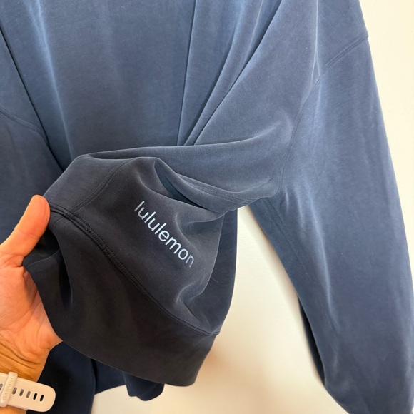 Lululemon Perfectly Oversized Cropped Crew Softstreme
in True Navy size XL - Picture 9 of 10